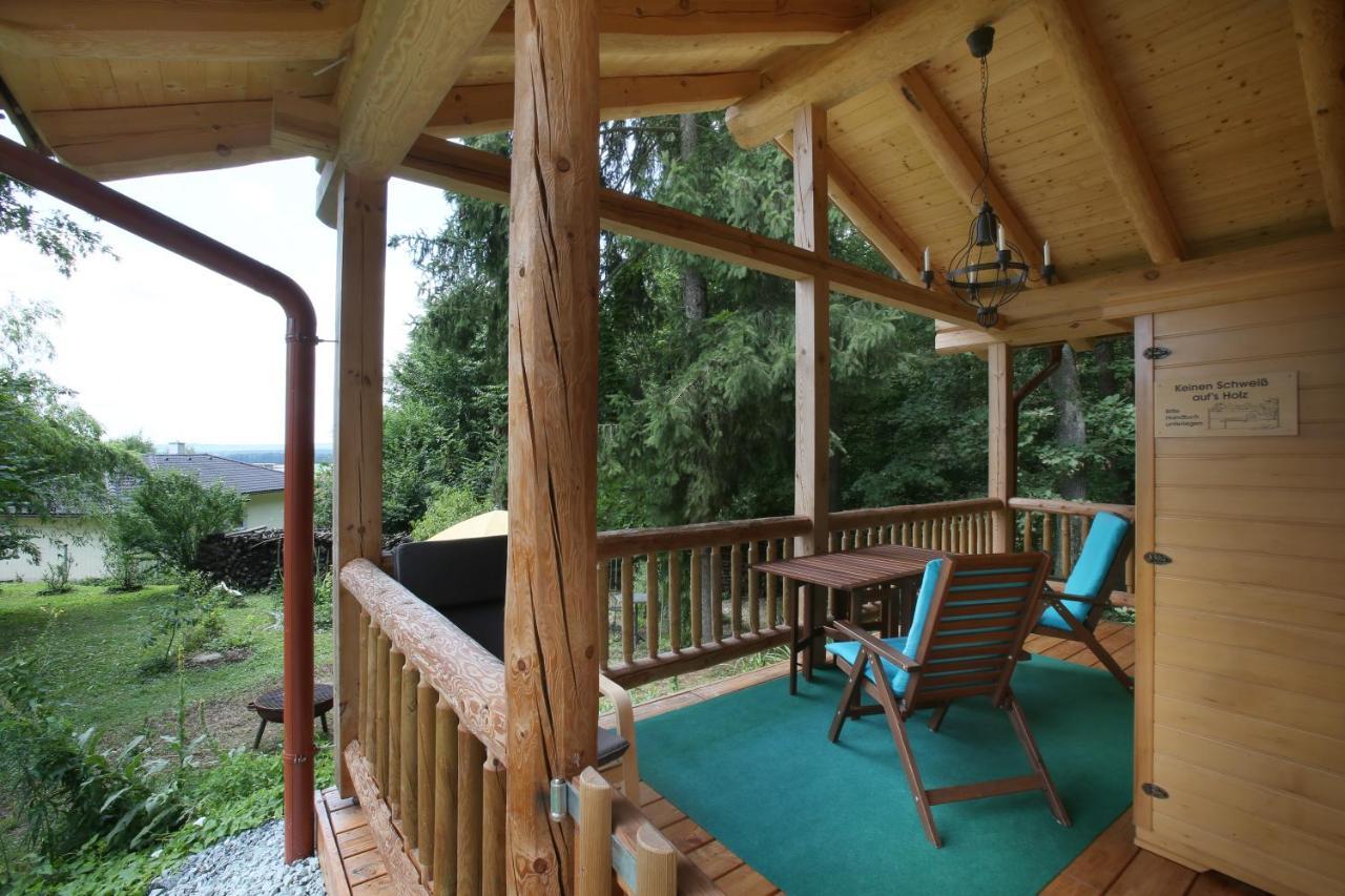 Blockhaus Chalet Mit Beheizbarem Badefass Und Infrarotsauna Auf Der Terrasse Oberschützen Екстериор снимка