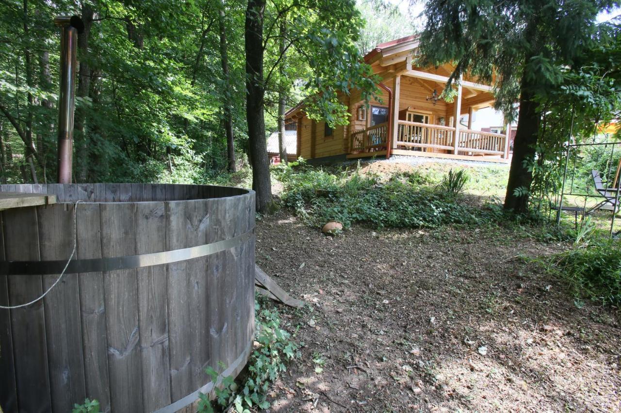 Blockhaus Chalet Mit Beheizbarem Badefass Und Infrarotsauna Auf Der Terrasse Oberschützen Екстериор снимка